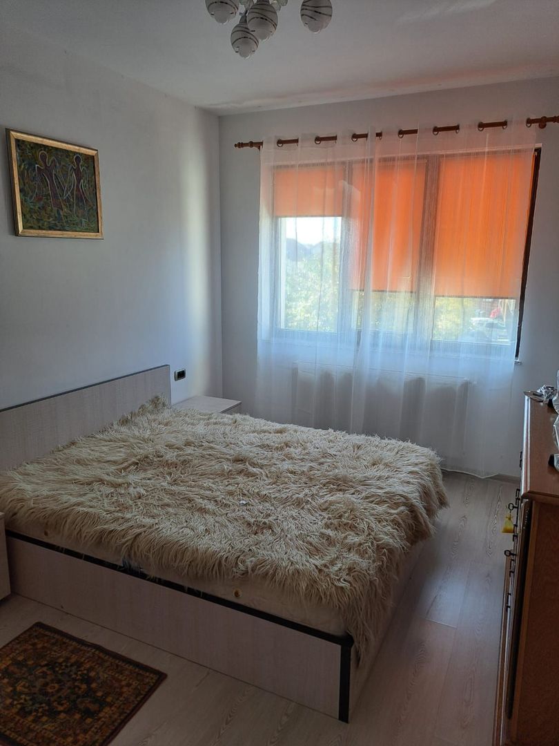 De inchiriat apartament 2 camere Isaran, Tractoru, Coresi - Poză 4
