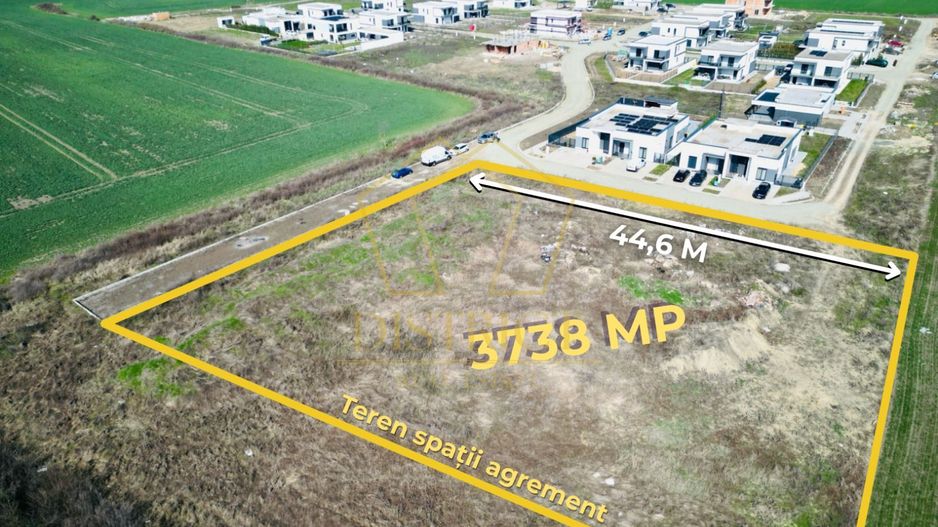 Teren pretabil pentru spatii agrement 3738 mp | Covaci - Poză 1