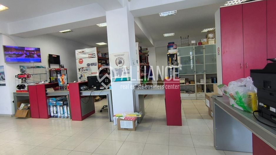 CENTRU ATELIERELOR - Spatiu comercial cu suprafata vitrata mare ! - Poză 8