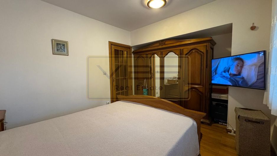 Apartament 3 camere 2 bai central Rond Podu Ros - Poză 12