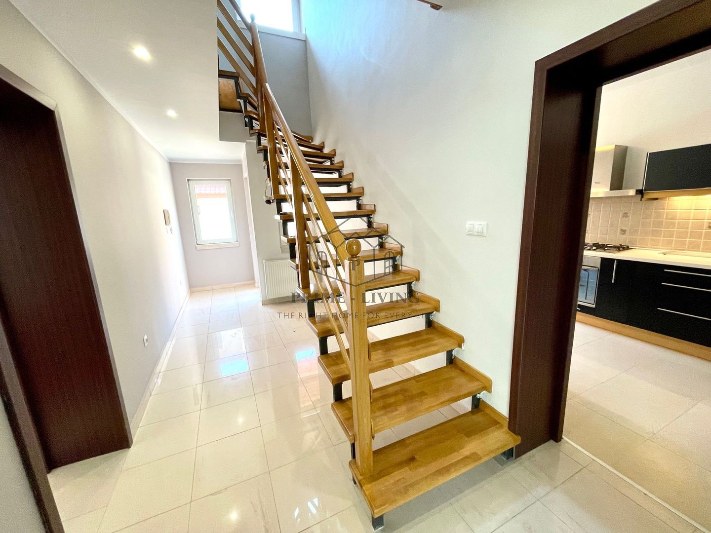 VILA CU 4 DORMITOARE LA INCHIRIERE IN COMPLEX REZIDENTIAL - Poză 10