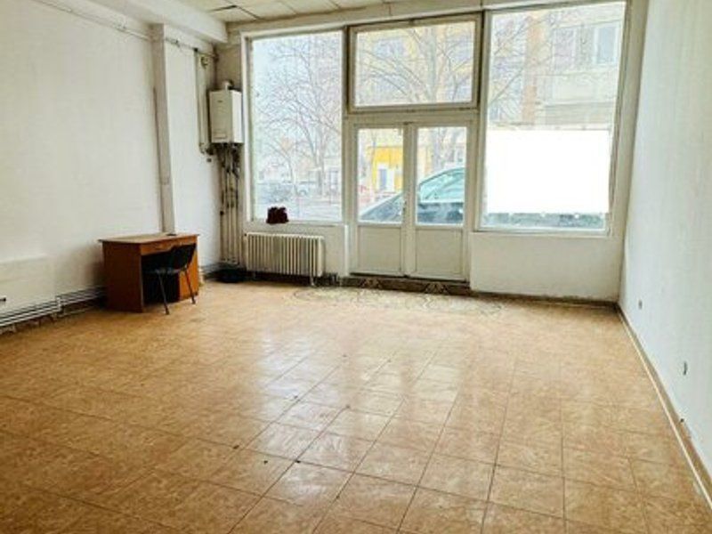 De inchiriat hala spatiul comercial vitrina, vad excelent Uta Arad - Poză 2