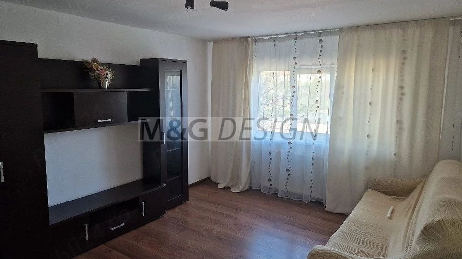 Apartament 3 camere zona Lunei - Poză 2