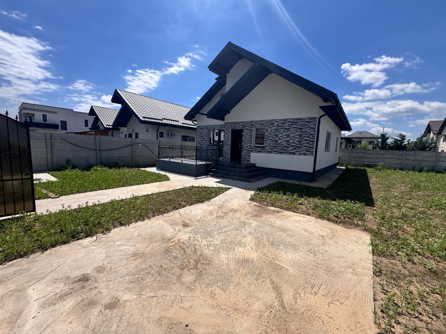 CASA INDIVIDUALA - TEREN 373 MP, INCALZIRE IN PARDOSEALA,COMISION 0% - Poză 2