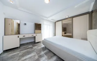 Sacele-Casa 6 dormitoare + 4 bai teren 979 mp. - Poză 26