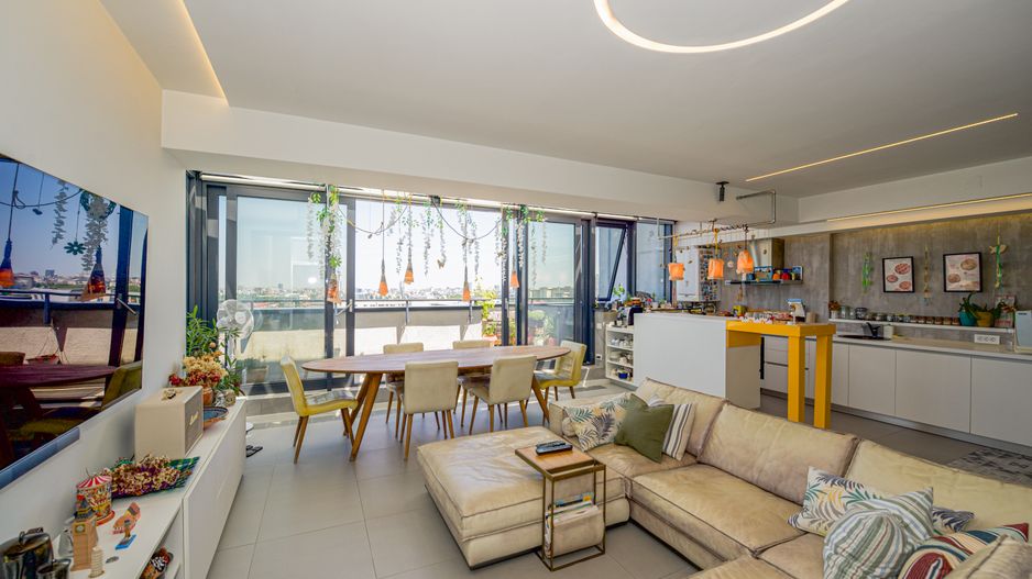 Penthouse 142mp | 4 camere | 2 bai si dressing | MetroCity Academiei - Poză 1