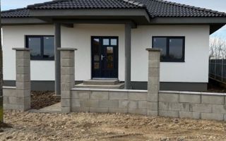 Casa de vanzare în lazuri - Poză 1