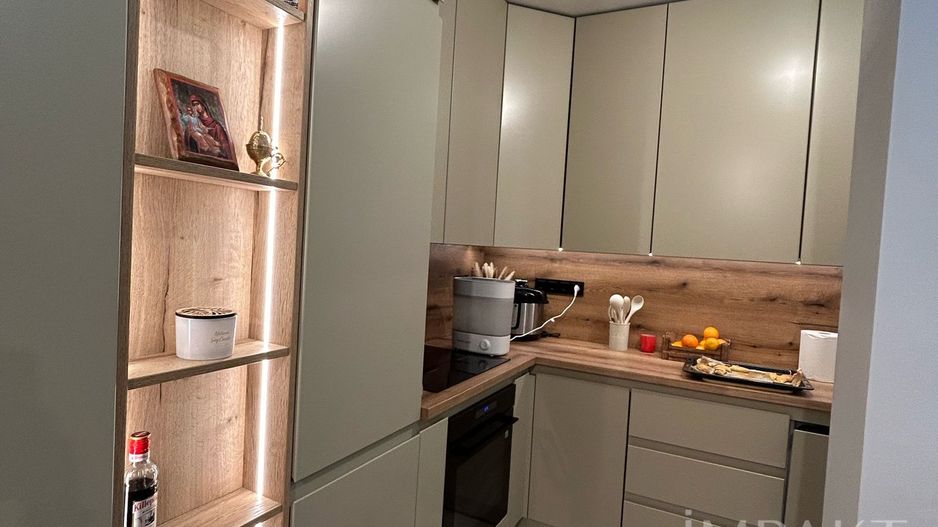 Vanzare apartament cu 3 camere, etaj intermediar, terasa, parcare! - Poză 7