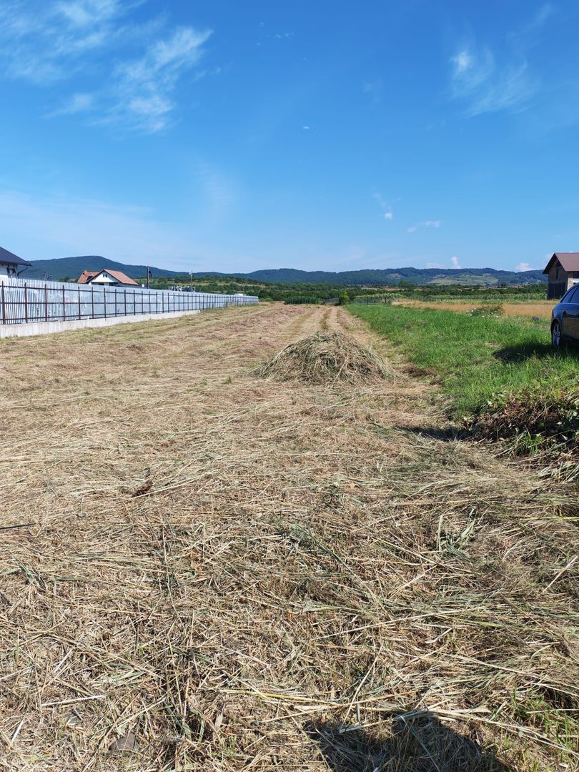 teren - 21,55 ari - acces direct din DN17 - pretabil spatiu comercial/productie - Poză 2