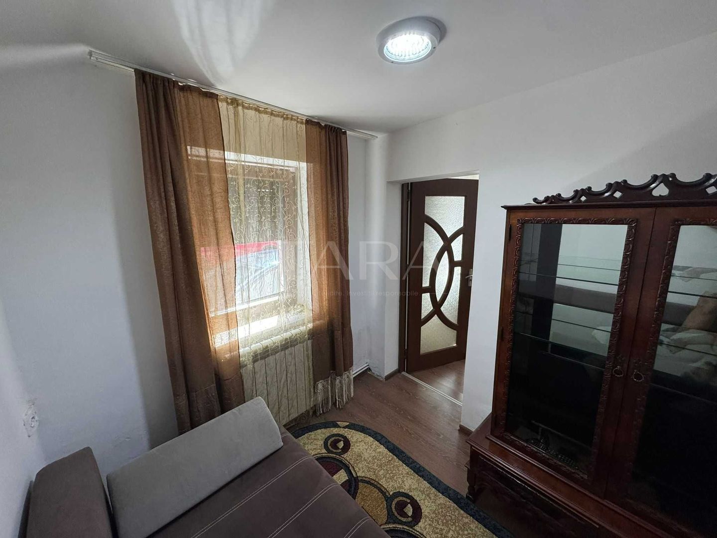 Apartament la casă, ultracentral – 2 camere și pivniță - Poză 5
