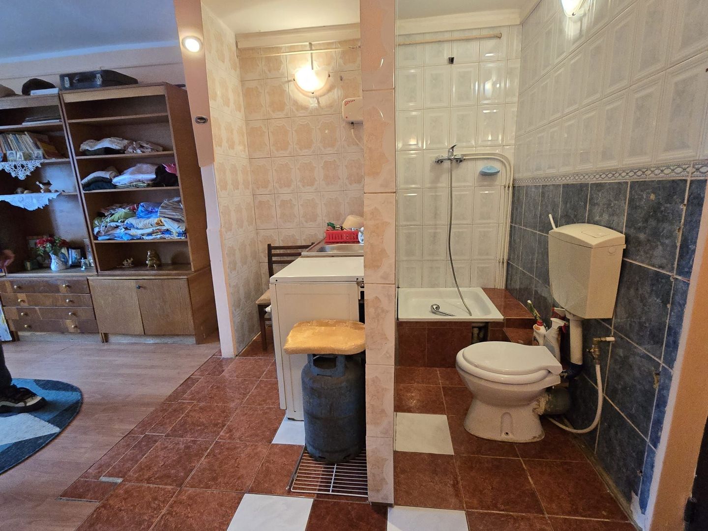 De vânzare garsonieră de buget Strada Condorilor, (uzina Aerostar). - Poză 5