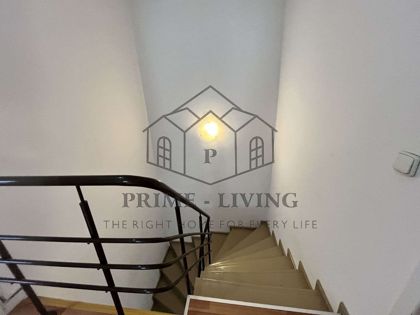 VILA CU 6 CAMERE LA INCHIRIERE PE MALUL LACULUI STRAULESTI - Poză 18