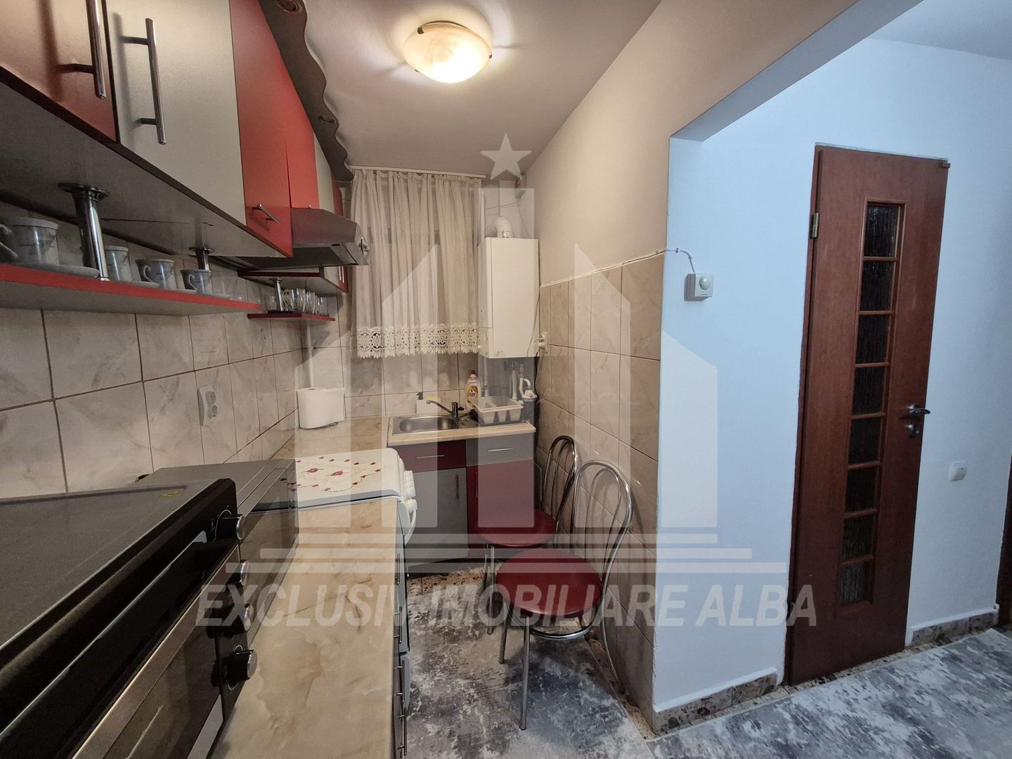 Apartament cu 2 camere decomandate, etaj 1, Cetate - Poză 2