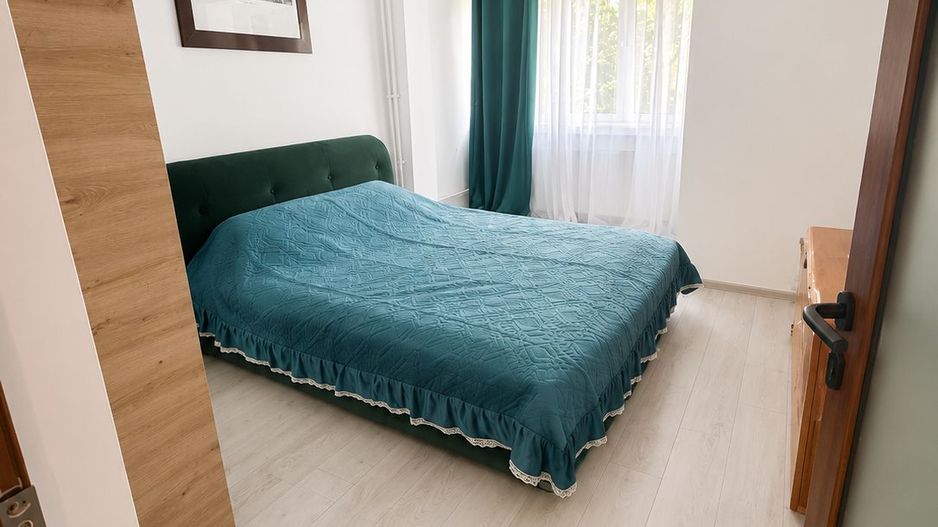 Apartament spațios 3 cam, complet renovat, mobilat – disponibil 01.07. - Poză 7