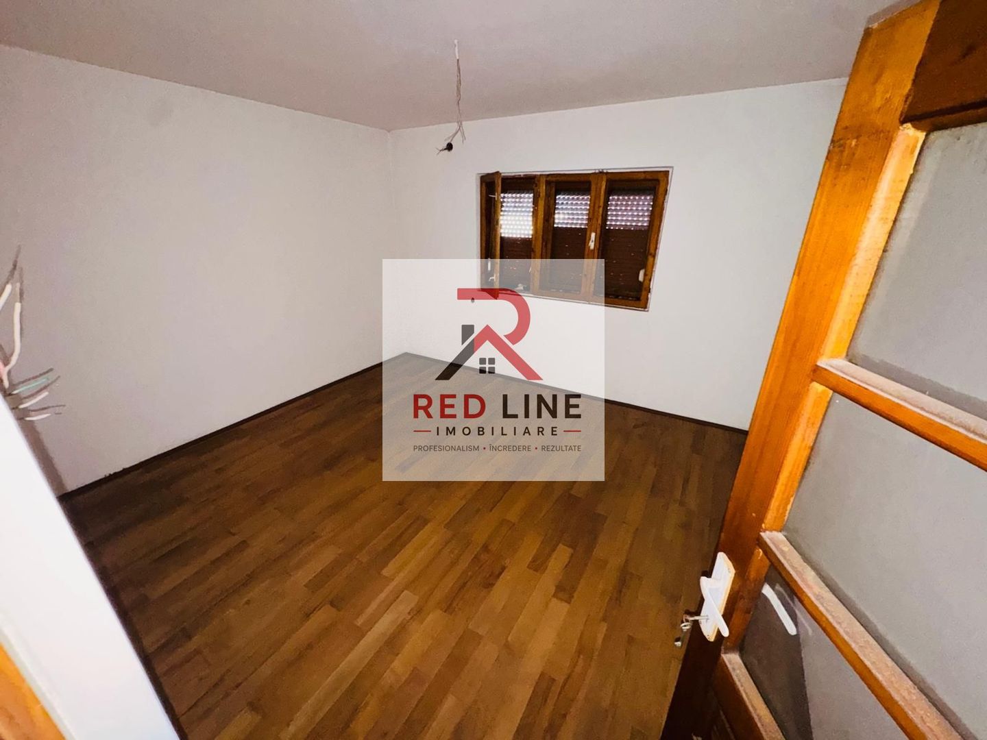 Vilă impunătoare, construcție solidă D+P+E+M, 430 mp – pretabilă pensiune - Poză 7