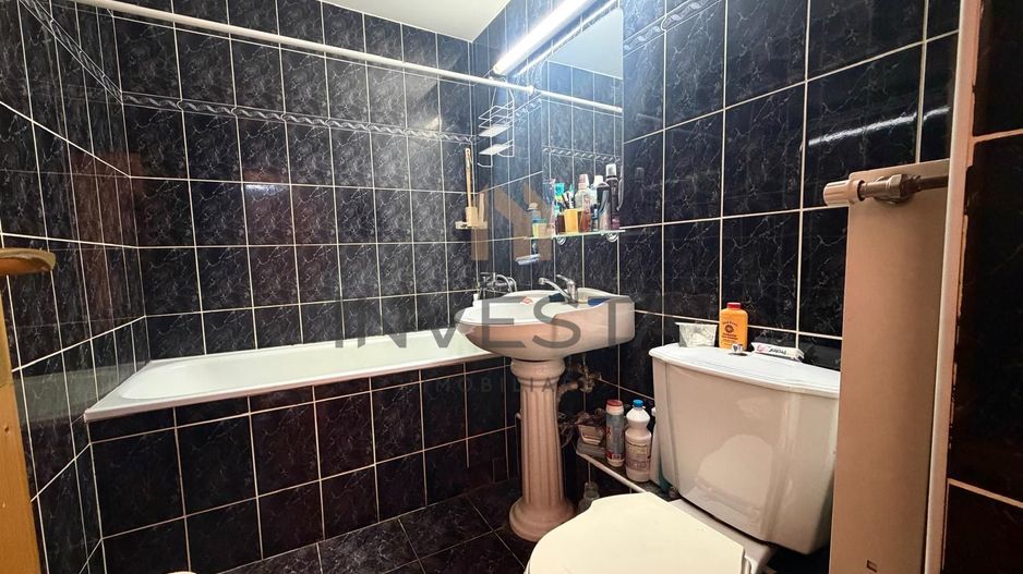 Apartament cu 3 camere  decomandate, etajul1,  zona strazii Slatina ! - Poză 10