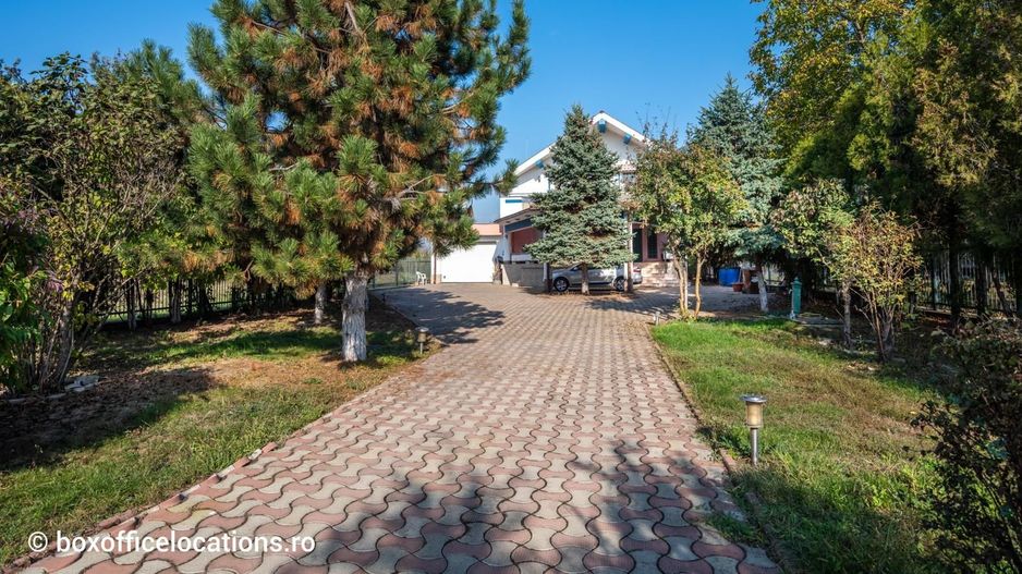 Vilă deschidere  lac Grivița  direct proprietar cu 20 m și 20 strada - Poză 2