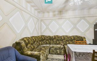 Casa în Cuvin la poalele dealului - Poză 5