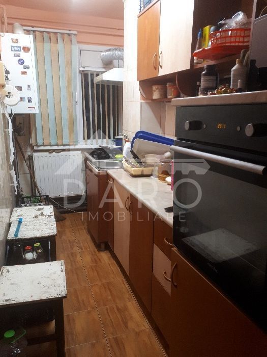 Vindem apartament in cartieul Dambu - Poză 4