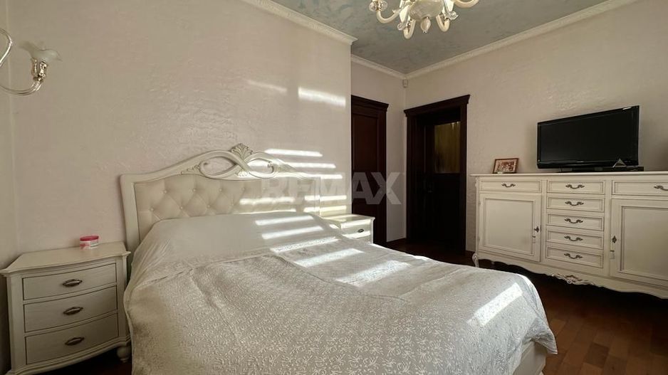 Casă în Buiucani, de vânzare, cu suprafața de 338m2. Pe teren de 14 ari. - Poză 18