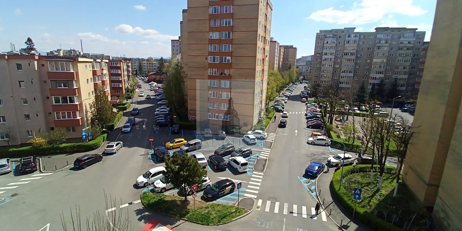 Apartament 3 camere, boxă - zona Grivitei - Poză 1