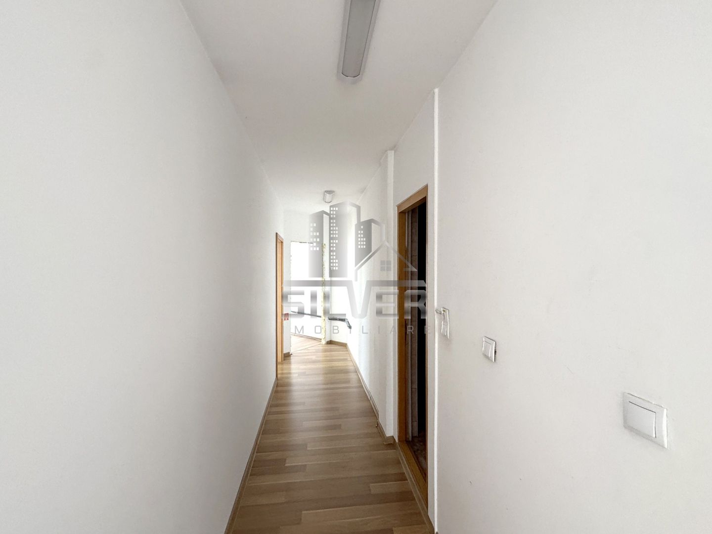 Casa individuala pretabila ptr birouri sau cabinete stomatologice. - Poză 11