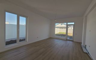 Casa individuala-100m de PENNY-beci-geamuri tripan - Poză 2