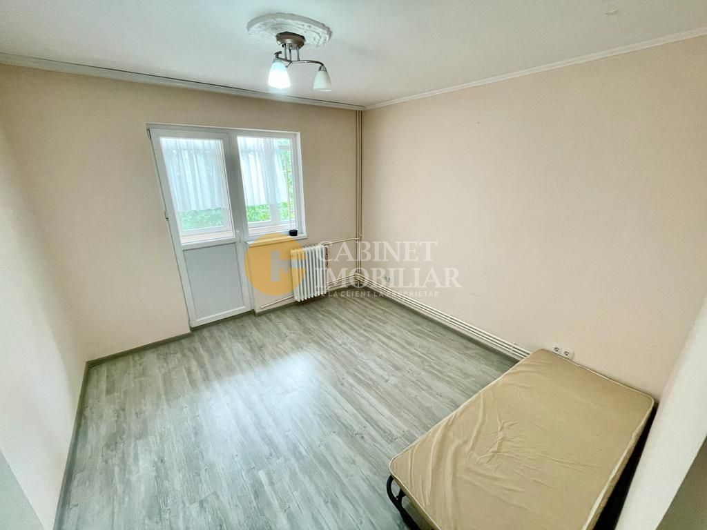 Apartament cu 3 camere decomandat,etaj 3,  zona Alexandru cel Bun - Poză 5