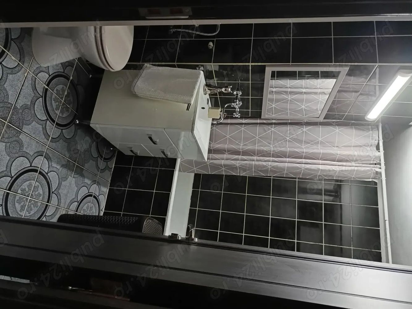 Vând apartament decomandat cu 3 camere, micro 16. - Poză 10