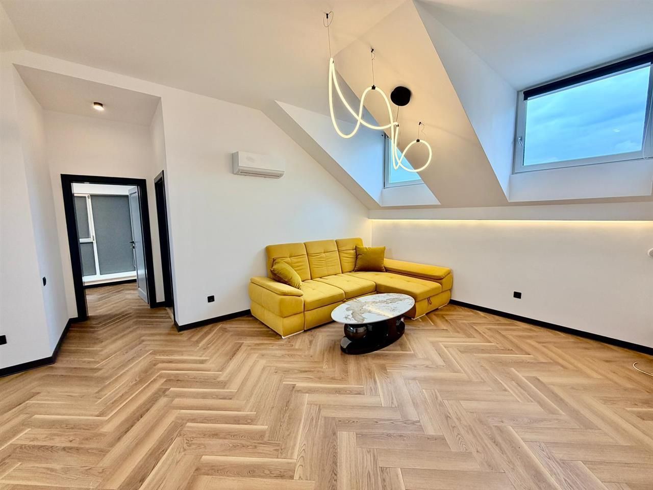 Apartament finisat LA CHEIE 3 camere. Sibiu - Poză 4