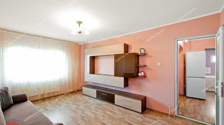 De vanzare apartament 2 camere Micro 39, etaj 3 - Poză 2