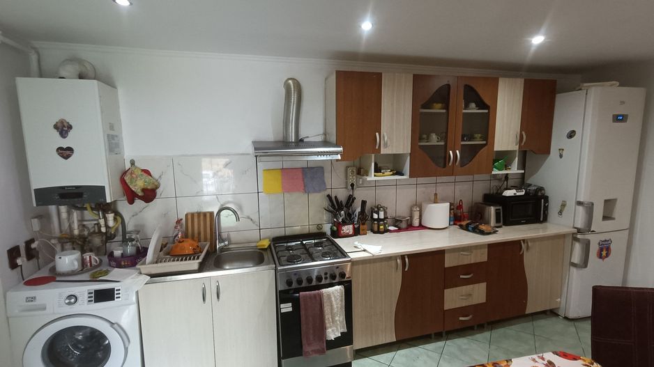 Casă de vanzare cu 4 camere 107 mpu pivnita anexe curte gradina Sebes - Poză 5