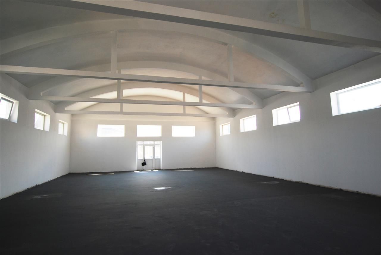 Spatiu: comercial, showroom, productie de inchiriat in Bartolomeu - Poză 1