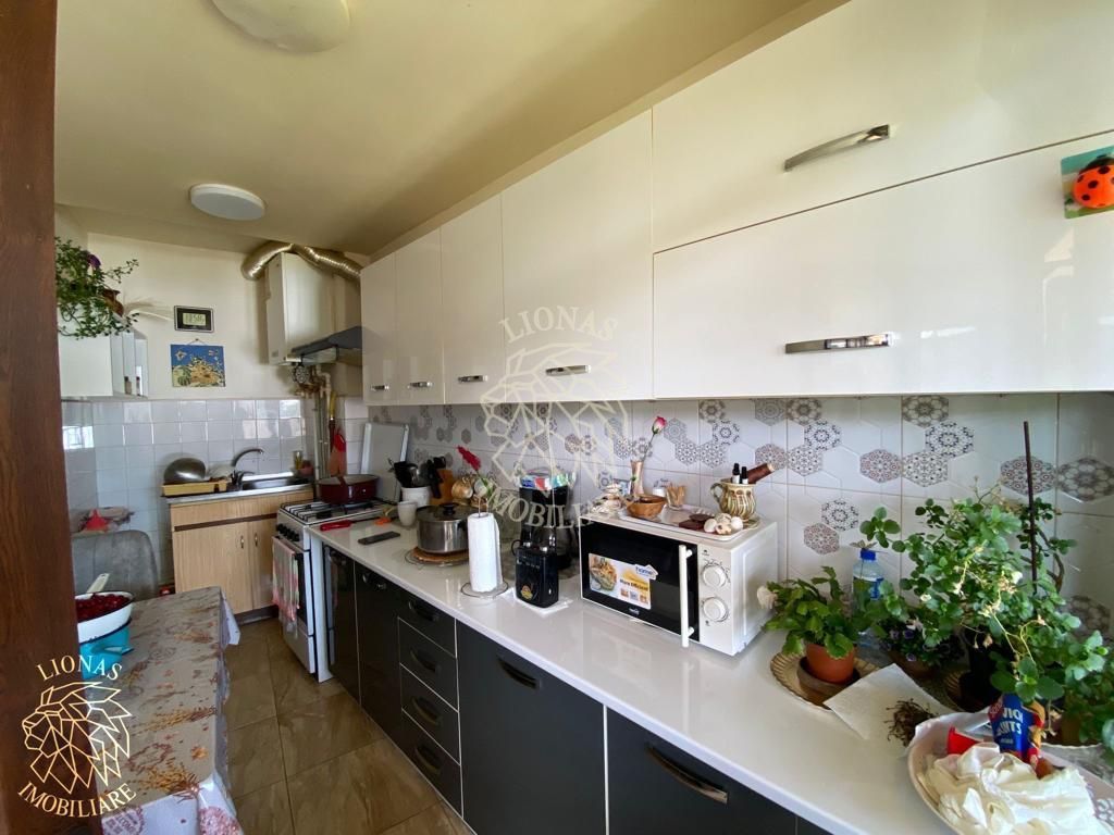 Casa 4 camere 170 mp-teren 1600 mp-terasa-gradina-Nasaud Central - Poză 2