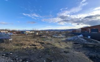 Teren intravilan la intrare in Cristian, pentru constructii industriale - Poză 3