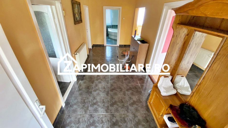 Ungheni - Casa 5 camere, 240mp, teren 1390mp, - Poză 5