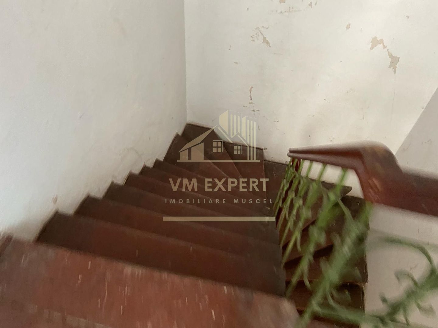 VILA 7 CAMERE, TEREN 337 MP, CENTRU CAMPULUNG - Poză 6