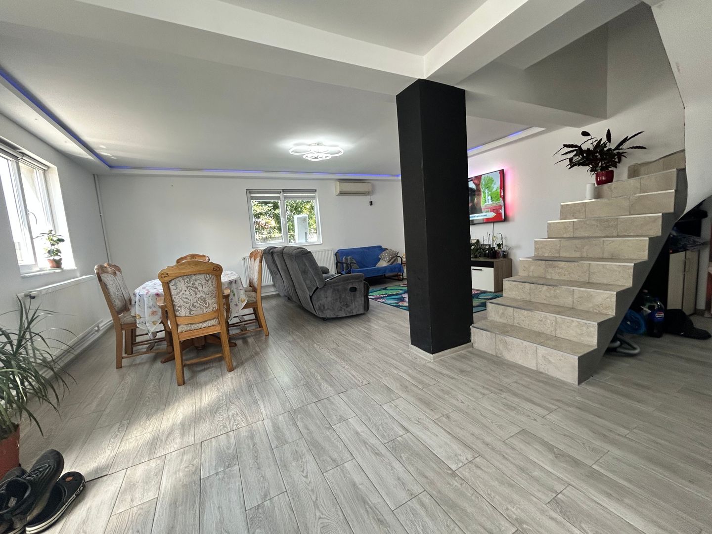 Casă P+1E cu terasă circulabilă, garaj amenajat și finisaje moderne - Poză 13