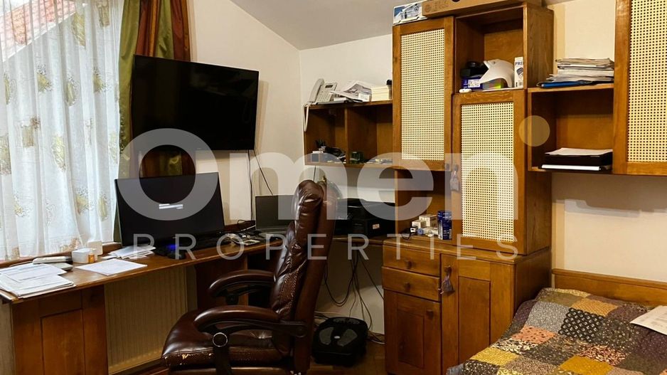 Vilă de închiriat – 260 mp utili, teren 1300 mp, 5 dormitoare, 3 băi, 3 balcoane - Poză 17