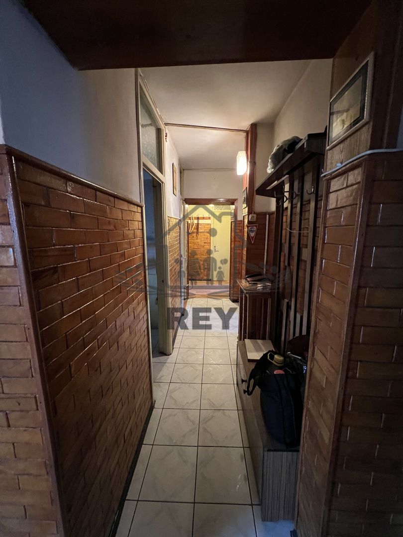 Apartament 4 camere decomandate 4 balcoane etaj 1 Str. Bâlea/Sibiu - Poză 9