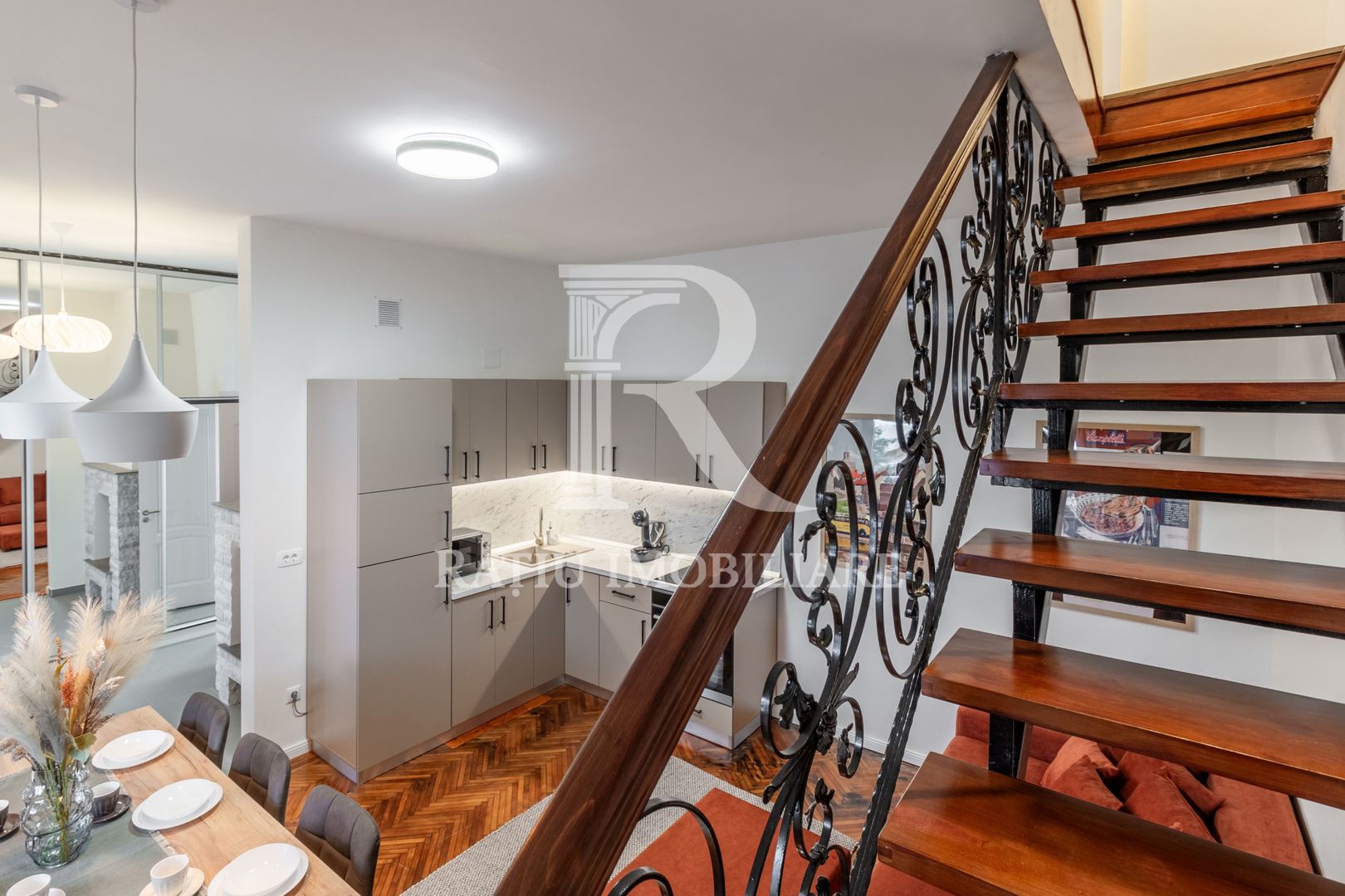 Casa cu 3 camere  | Ultracentral | Oradea - Poză 3