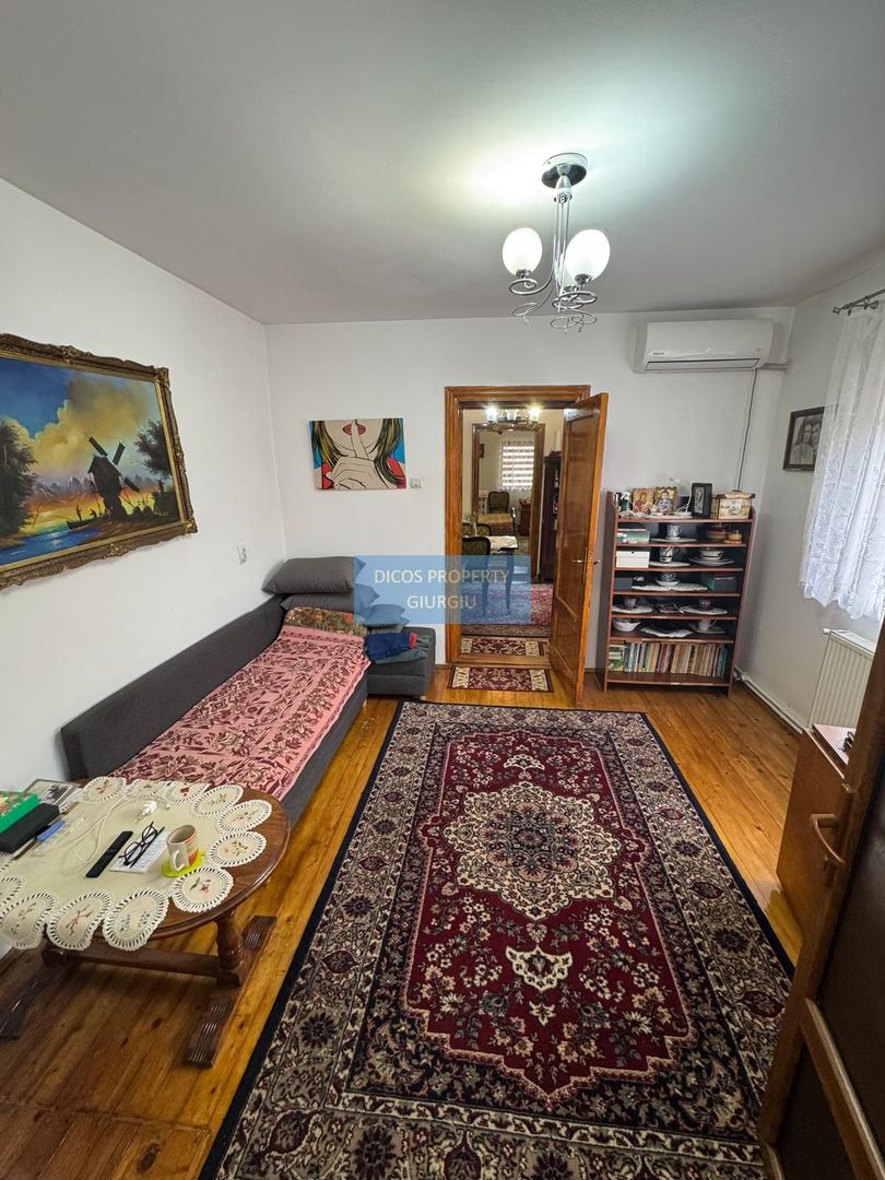 Casă cu 4 camere de vânzare – Str. I. C. Brătianu - Poză 8