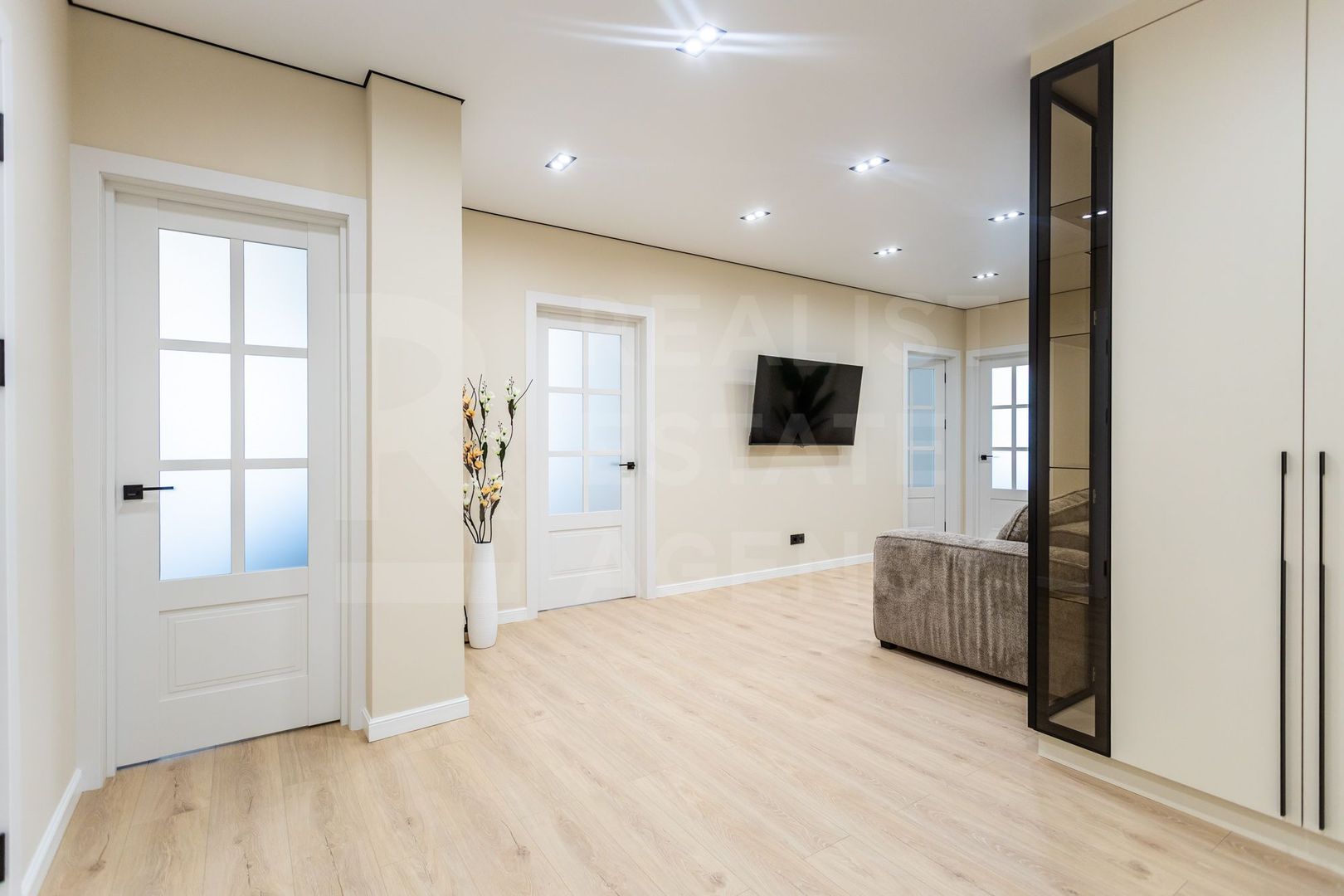 Vânzare, apartament,3 camere, Strada Nicolae Milescu Spătarul, Ciocana - Poză 7