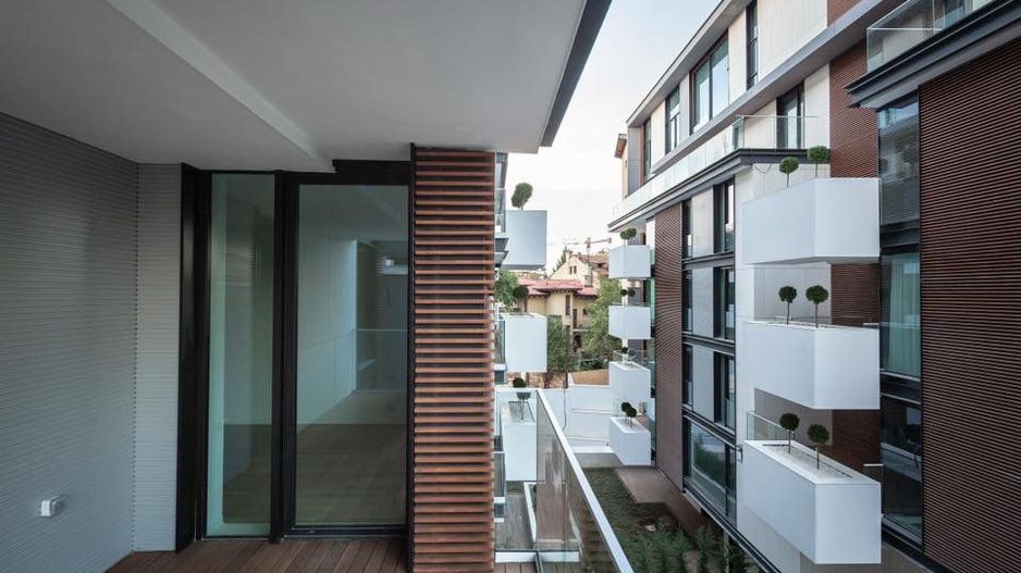 One Charles de Gaulle - Poză 7