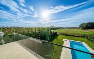 Vilă cu vedere spre pădure și cu piscina încălzită - Poză 9