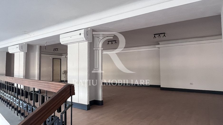 Spațiu Comercial în Imobil Istoric | Locație Ultracentrală | Oradea - Poză 7