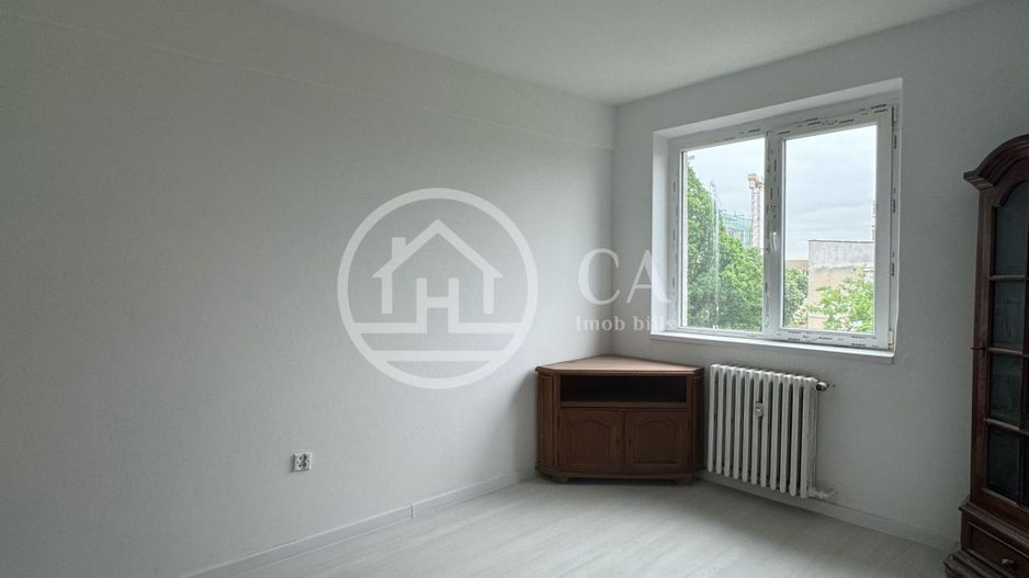 Apartament de vânzare cu 3 camere, Ultracentral Oradea - Poză 4