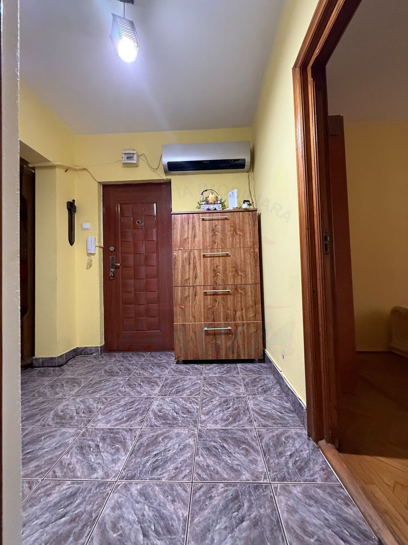 APARTAMENT 3 CAMERE, I.C. FRIMU, 450 €/LUNĂ - Poză 3