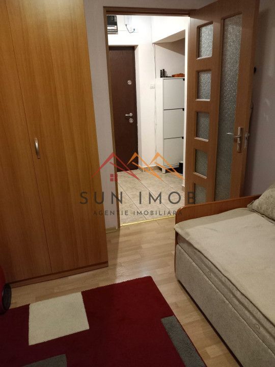 Apartament 3 camere, decomandat, central, renovat total, Campina - Poză 4