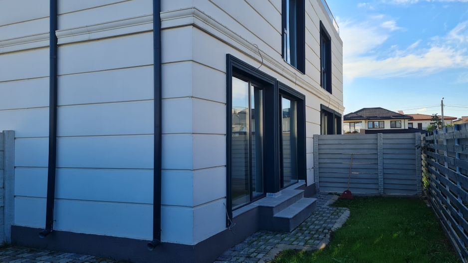 Otopeni str 23 August! Vila 5 camere la calcan pret fara concurenta! - Poză 2